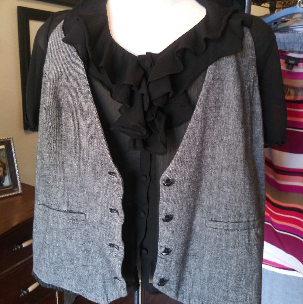 Lane Bryant 1 pc. Blk. Top w/tweed vest.